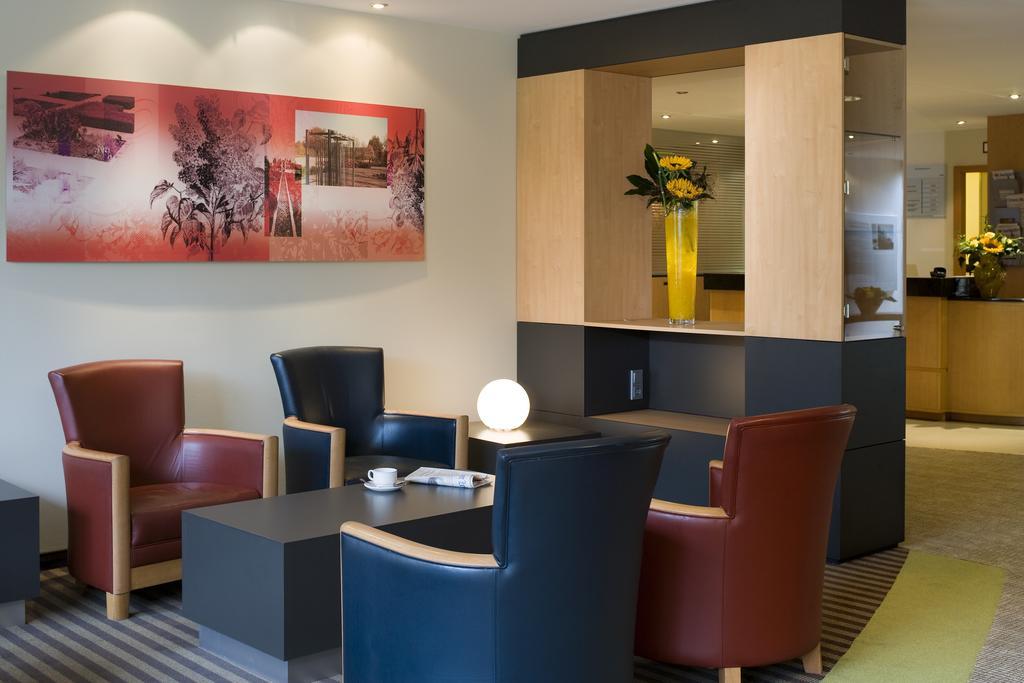 Mercure Hotel Saarbruecken Sued Interior foto